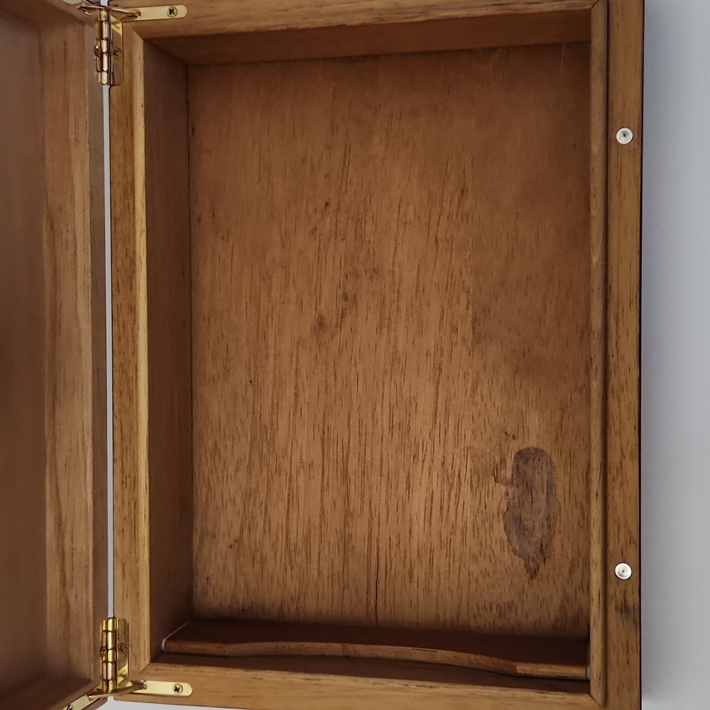 Humidor - Picture 3 of 5